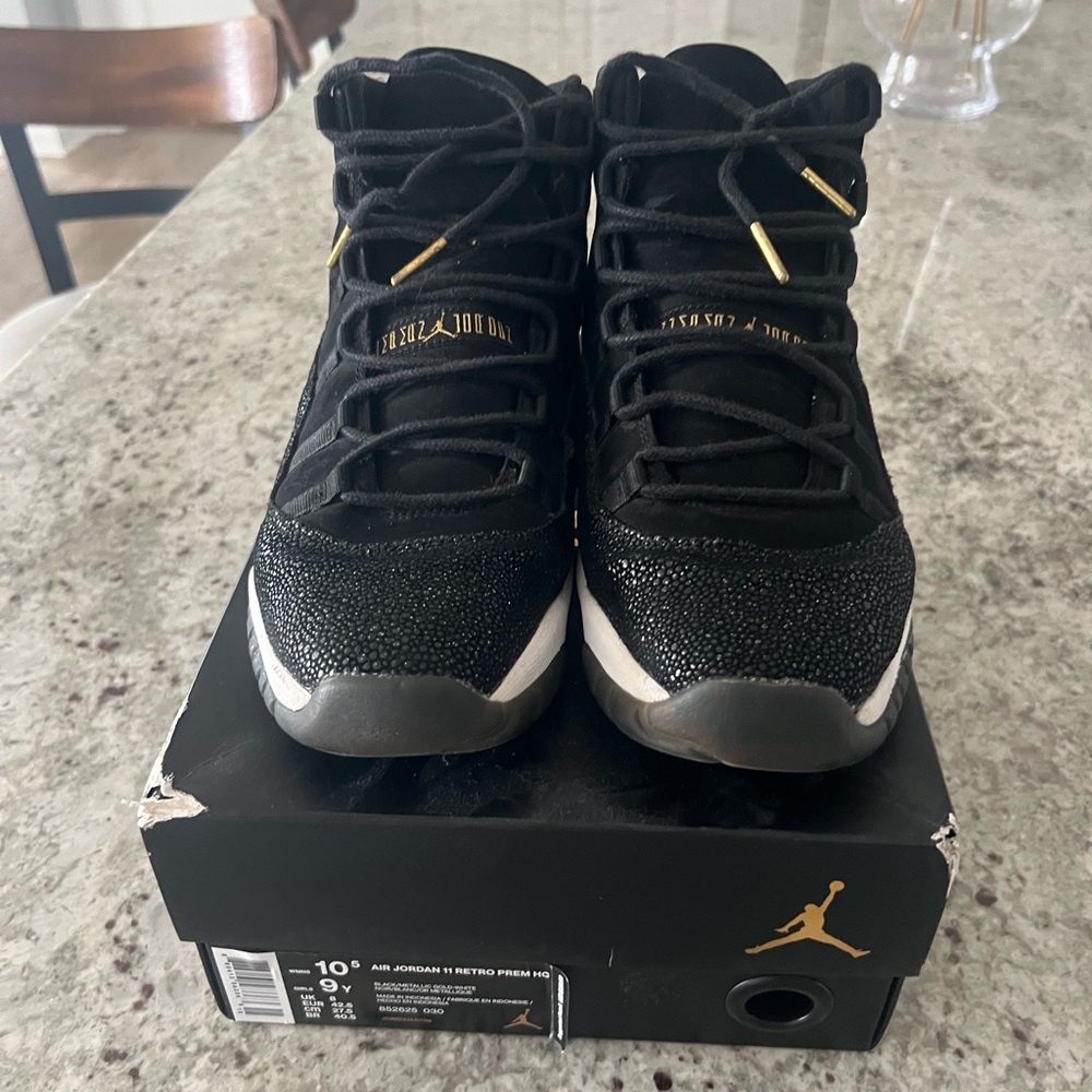 Jordan retro 11 heiress black